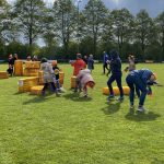 Kinderen Zwolse basisscholen spelen en sporten op de Koningsspelen